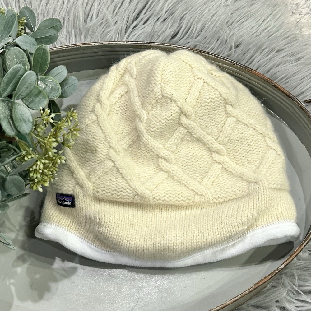 Patagonia Women's Vanilla Merino Wool Blend  Cable Knit Visor Beanie